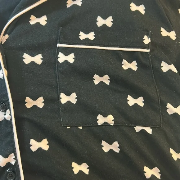 Kate Spade Black Pajama Set with pink Bow Pattern - Picture 3 of 9